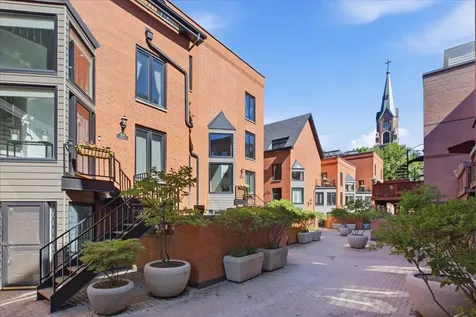 1608 North St Michaels Court Chicago IL 60614