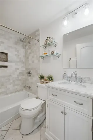 1608 North St Michaels Court Chicago IL 60614