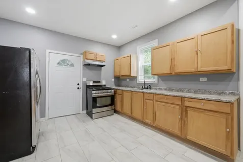 7828 South Escanaba Avenue Chicago IL 60649