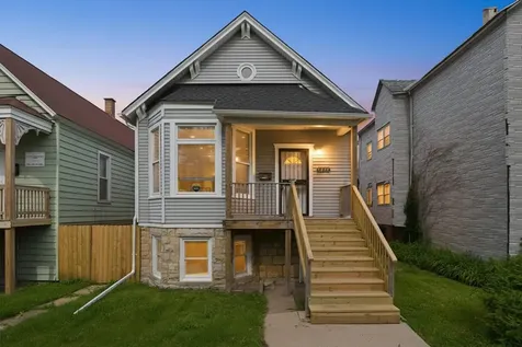 7828 South Escanaba Avenue Chicago IL 60649