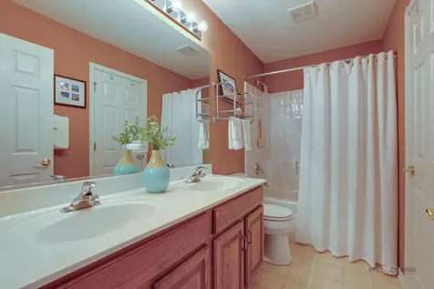 1875 Trevino Court Vernon Hills IL 60061