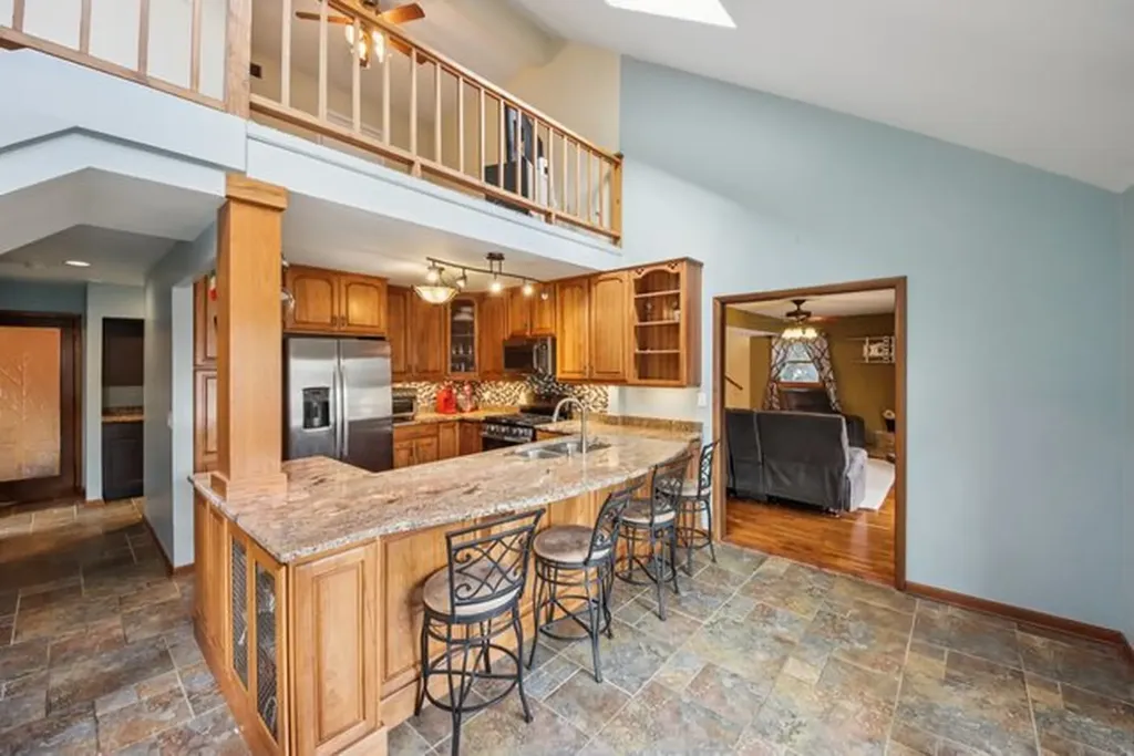 27884 West Riverside Drive Antioch IL 60002