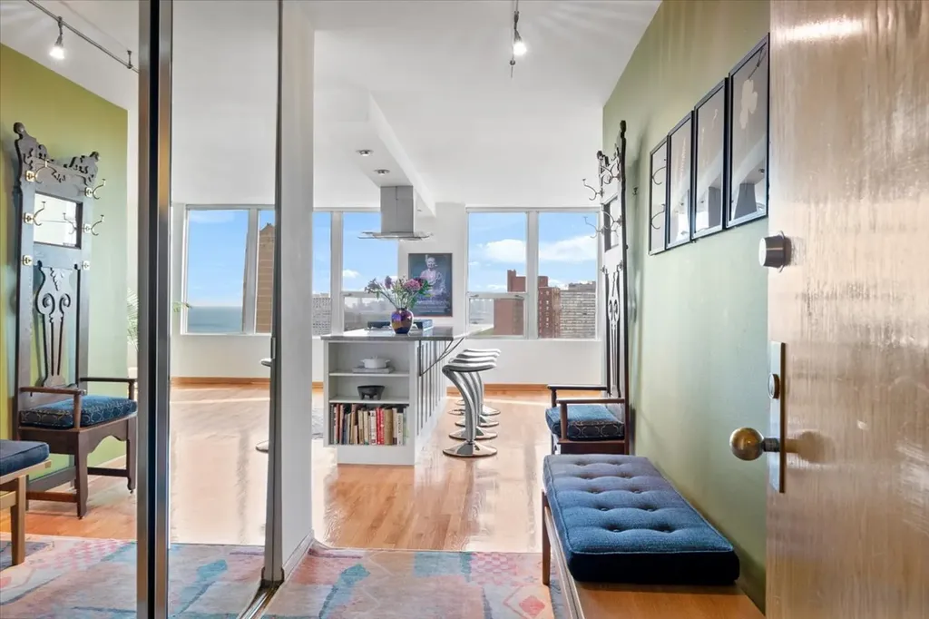 5201 South Cornell Avenue Chicago IL 60615