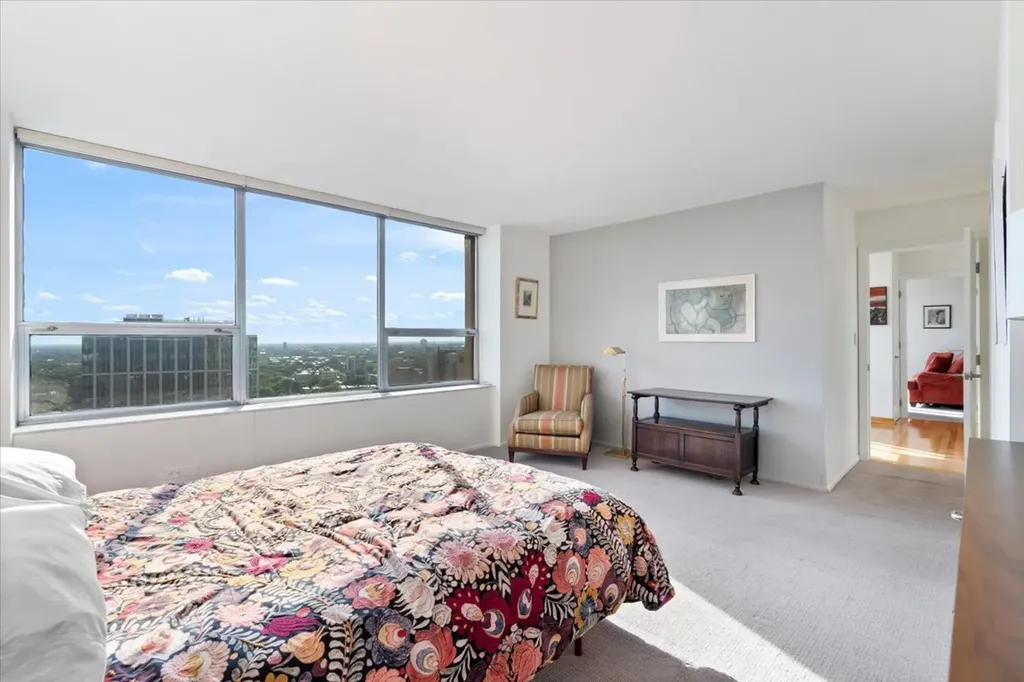 5201 South Cornell Avenue Chicago IL 60615