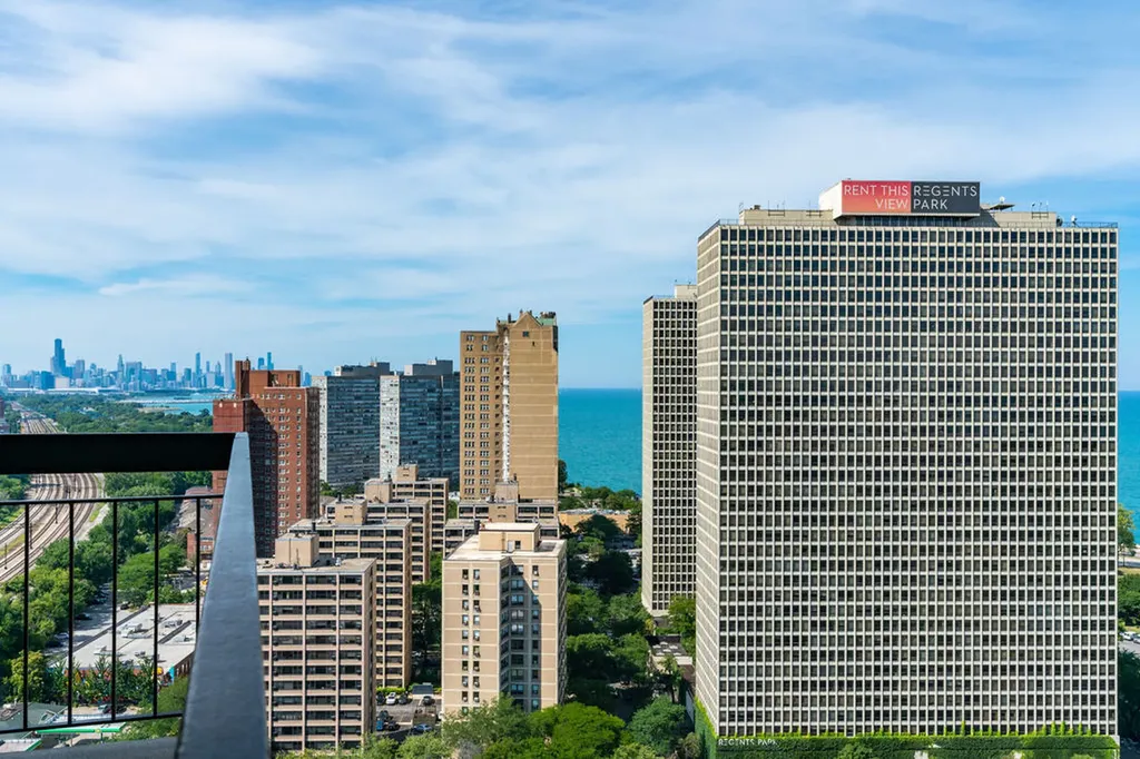 5201 South Cornell Avenue Chicago IL 60615