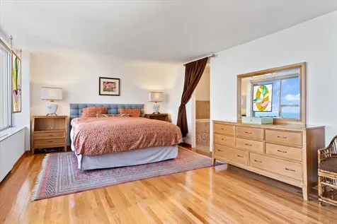 5201 South Cornell Avenue Chicago IL 60615