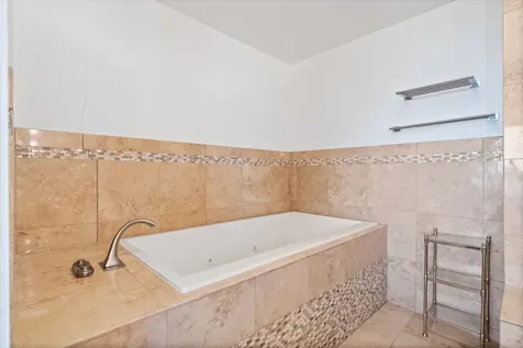 5201 South Cornell Avenue Chicago IL 60615
