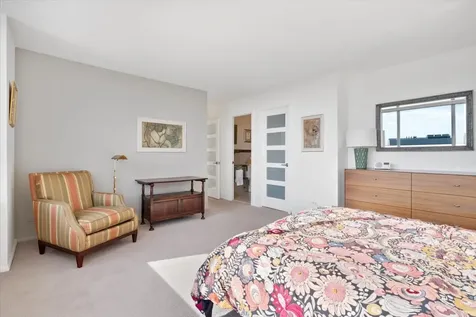 5201 South Cornell Avenue Chicago IL 60615