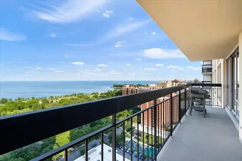 5201 South Cornell Avenue Chicago IL 60615