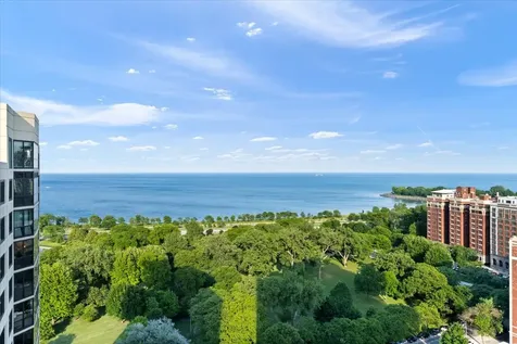 5201 South Cornell Avenue Chicago IL 60615