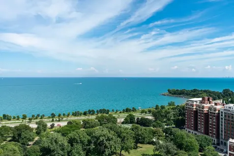 5201 South Cornell Avenue Chicago IL 60615