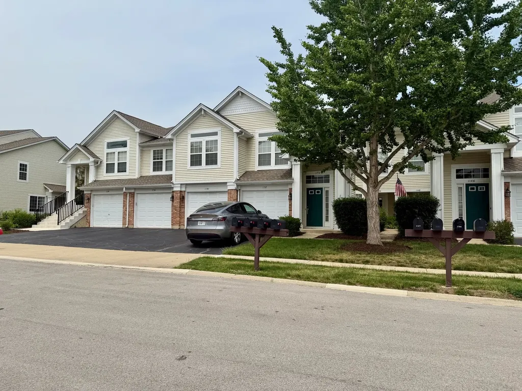 1150 Hawthorne Lane Elk Grove Village IL 60007