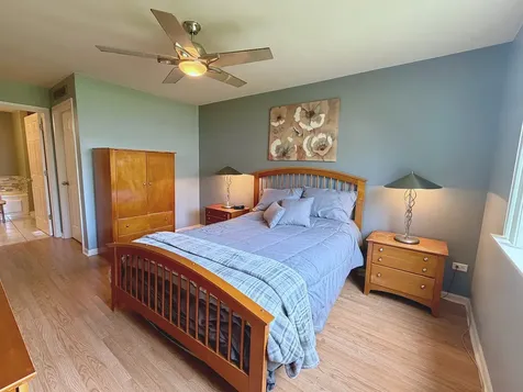 1150 Hawthorne Lane Elk Grove Village IL 60007