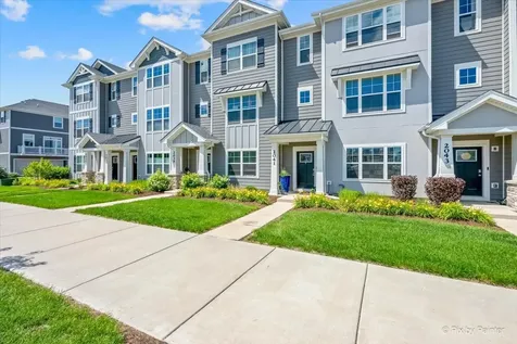 2041 Sequoia Avenue Mundelein IL 60060