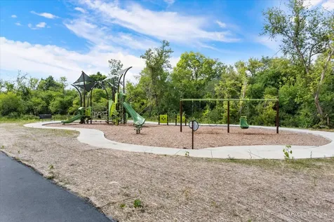 2041 Sequoia Avenue Mundelein IL 60060