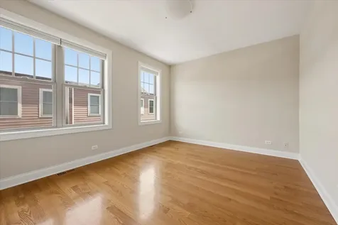 3006 West Newport Avenue Chicago IL 60618