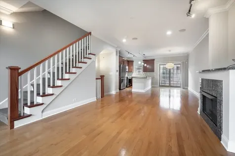 3006 West Newport Avenue Chicago IL 60618