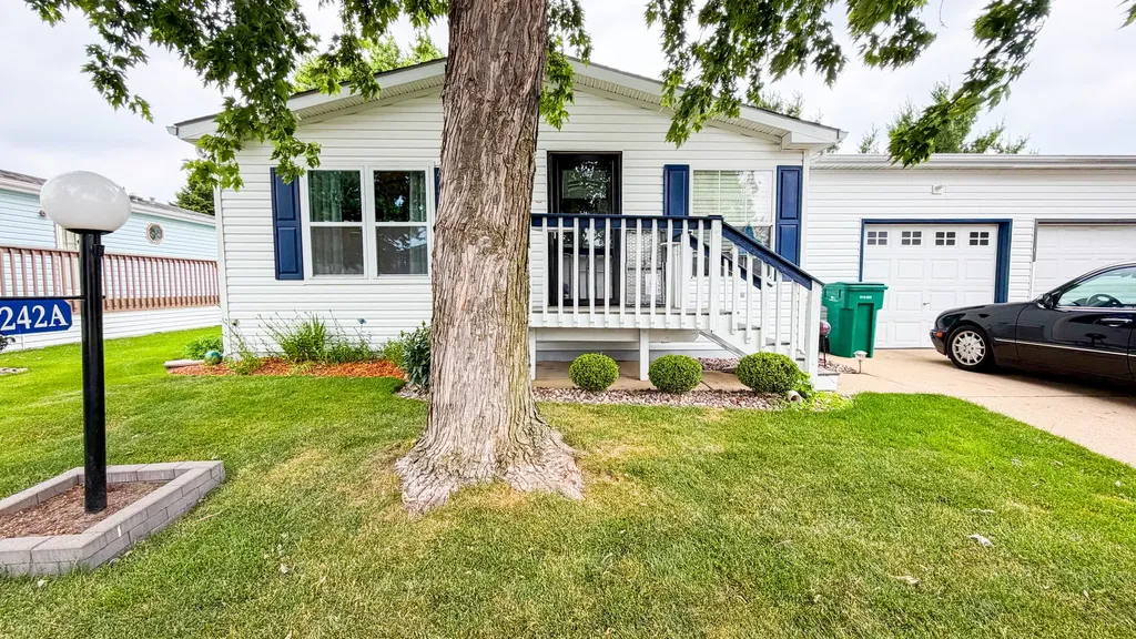 242 Meadowlark Lane Sandwich IL 60548