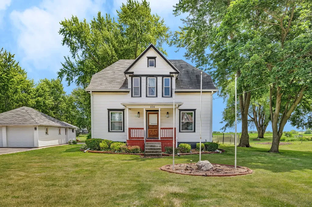 206 North Wabash Street Odell IL 60460