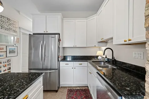 3907 North Damen Avenue Chicago IL 60618