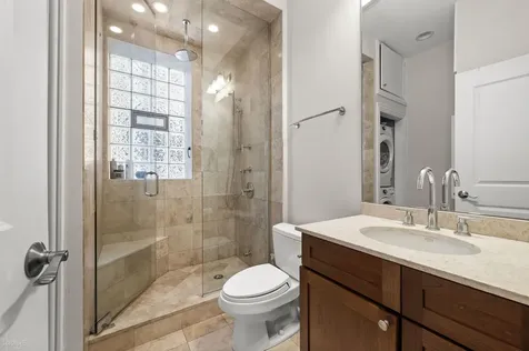 3907 North Damen Avenue Chicago IL 60618