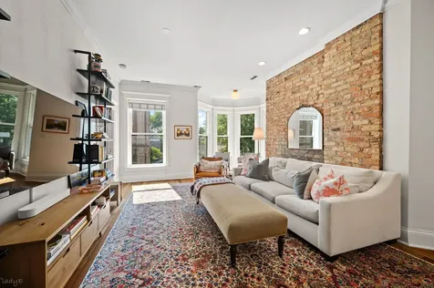 3907 North Damen Avenue Chicago IL 60618