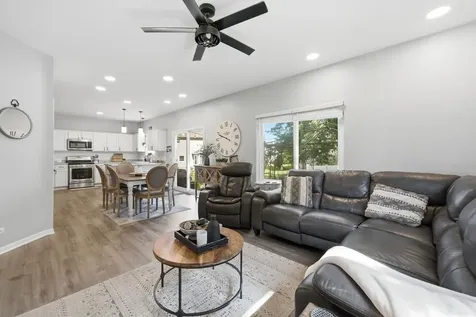 6 Hazelwood Court Lake In The Hills IL 60156