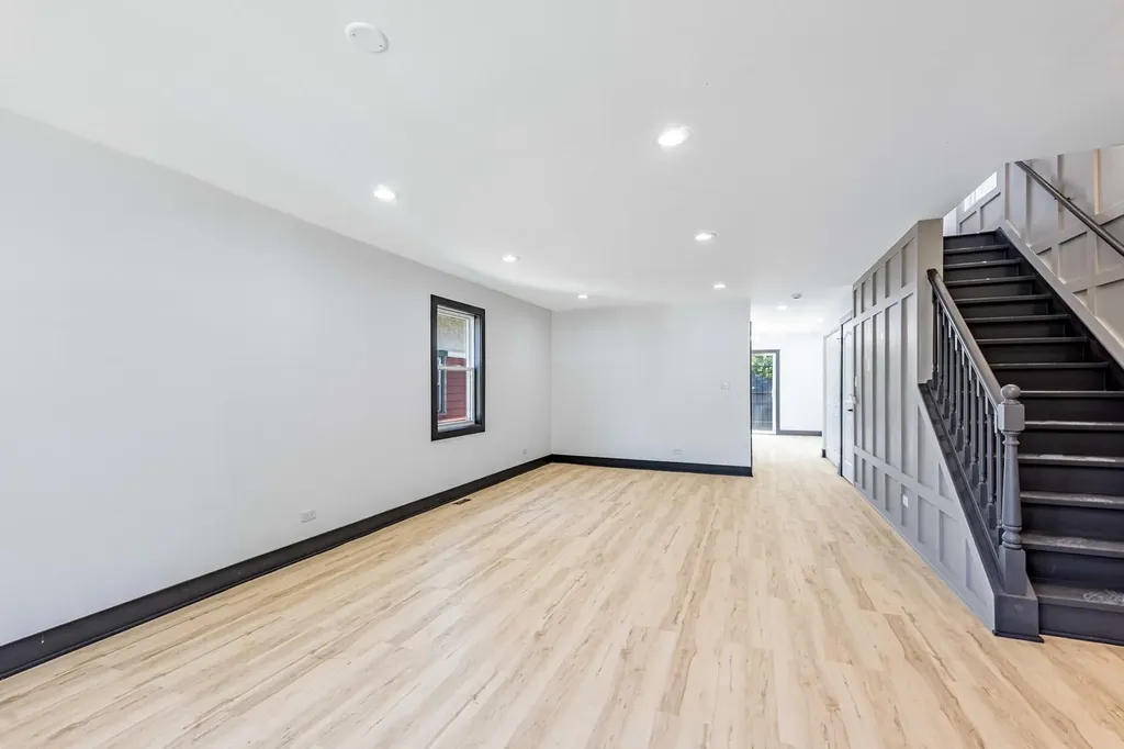 921 North Lorel Avenue Chicago IL 60651