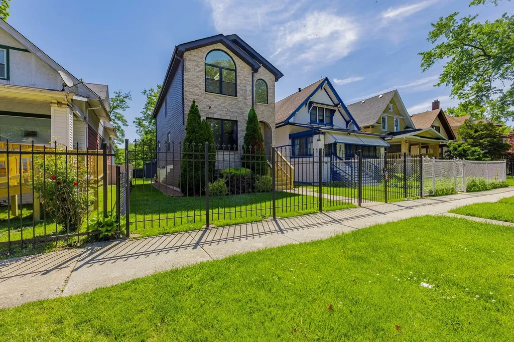 921 North Lorel Avenue Chicago IL 60651