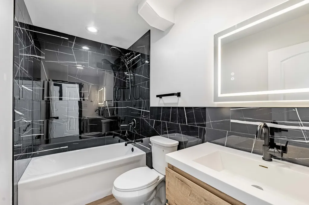 921 North Lorel Avenue Chicago IL 60651