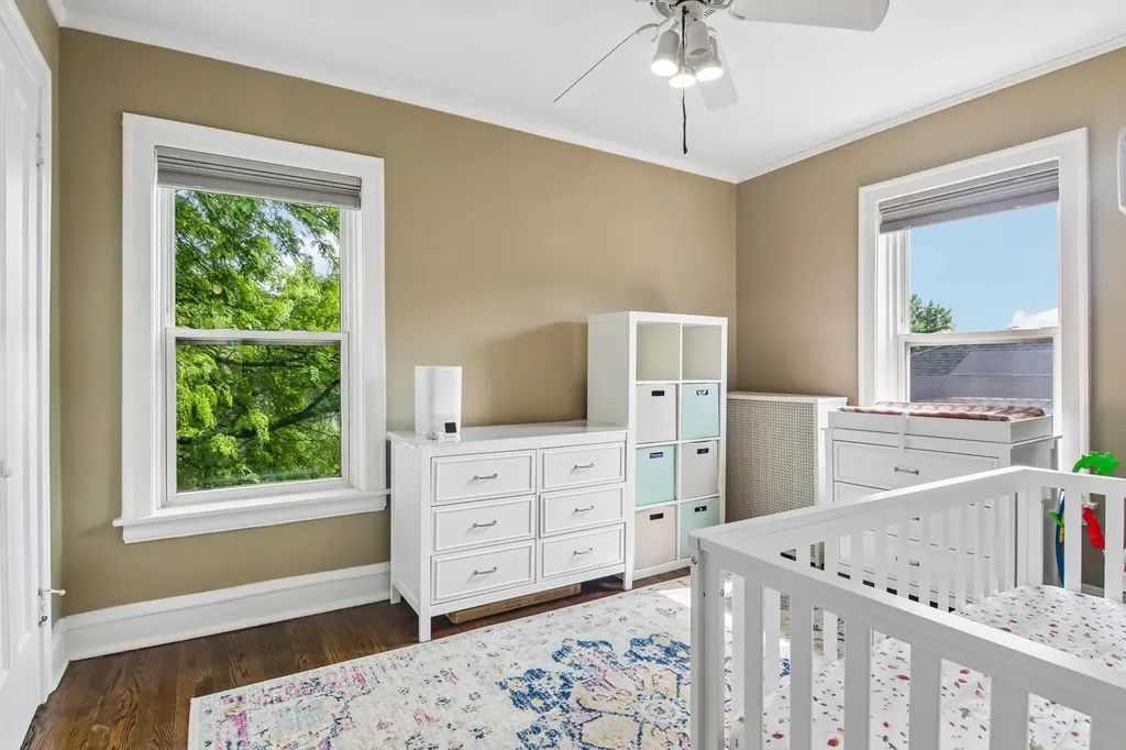 1946 West Patterson Avenue Chicago IL 60613