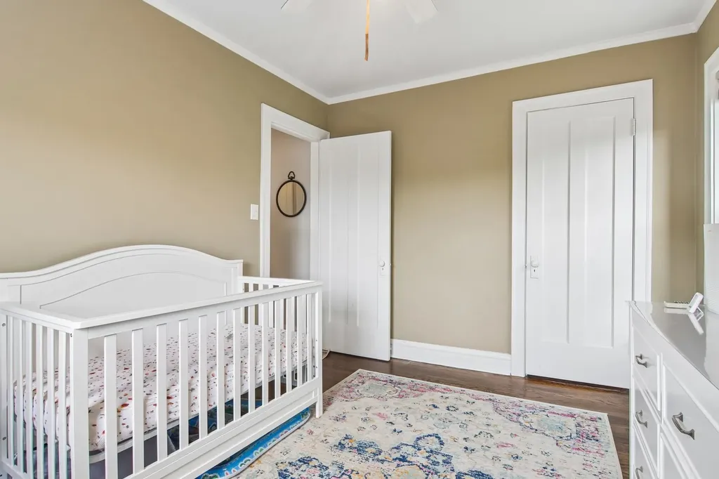 1946 West Patterson Avenue Chicago IL 60613