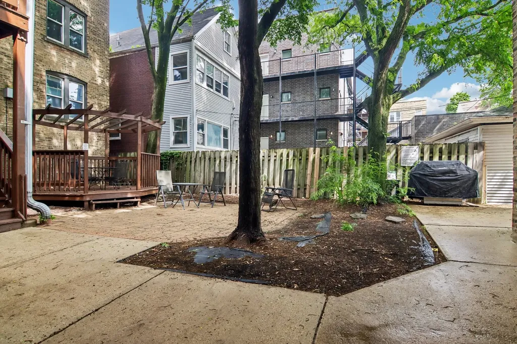 1946 West Patterson Avenue Chicago IL 60613