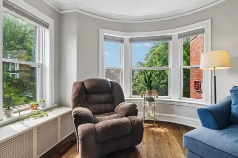 1946 West Patterson Avenue Chicago IL 60613
