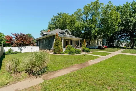 304 South Monroe Street Mackinaw IL 61755