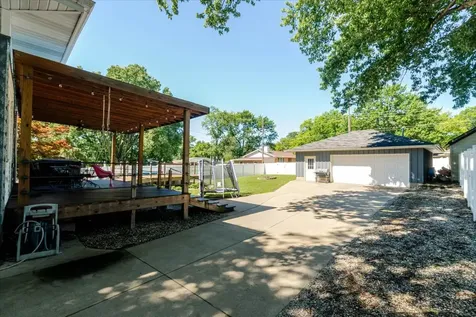 304 South Monroe Street Mackinaw IL 61755
