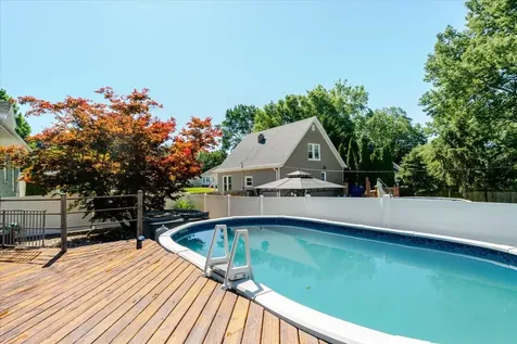 304 South Monroe Street Mackinaw IL 61755