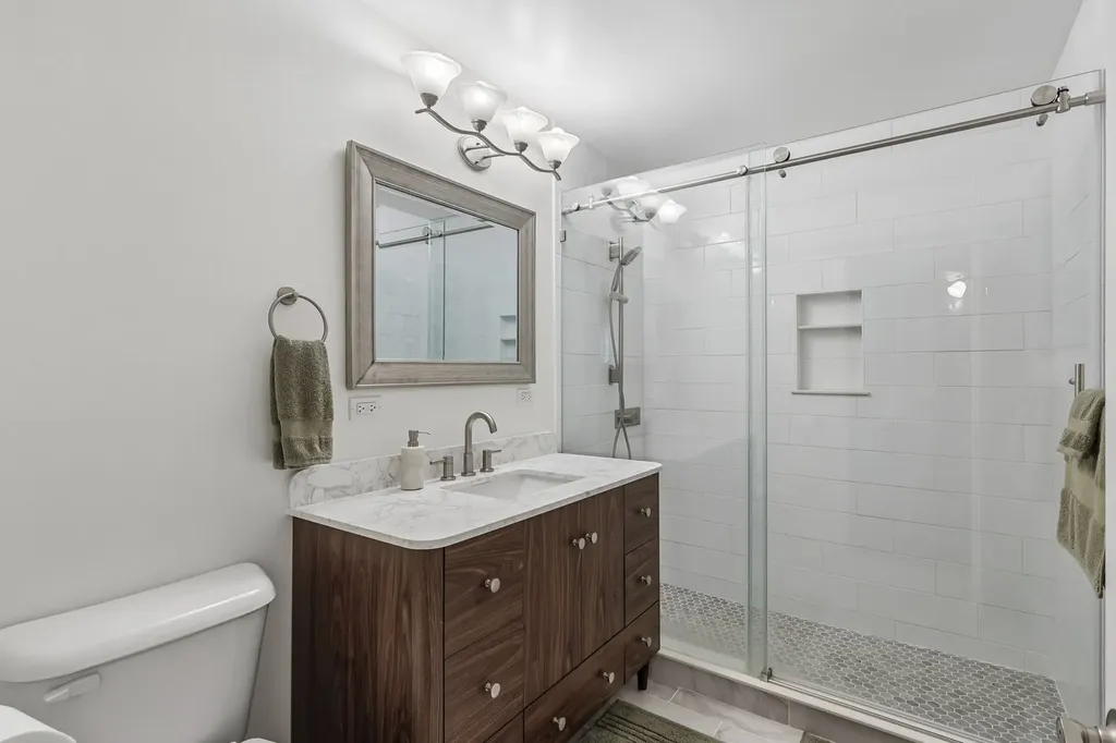 2802 Hawk Lane Rolling Meadows IL 60008