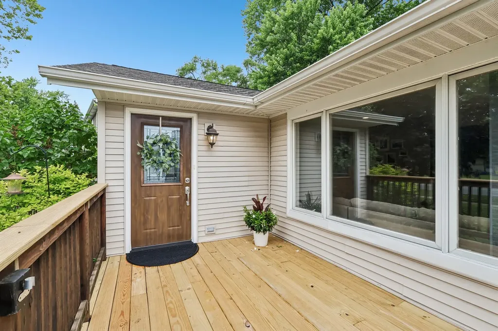 2802 Hawk Lane Rolling Meadows IL 60008