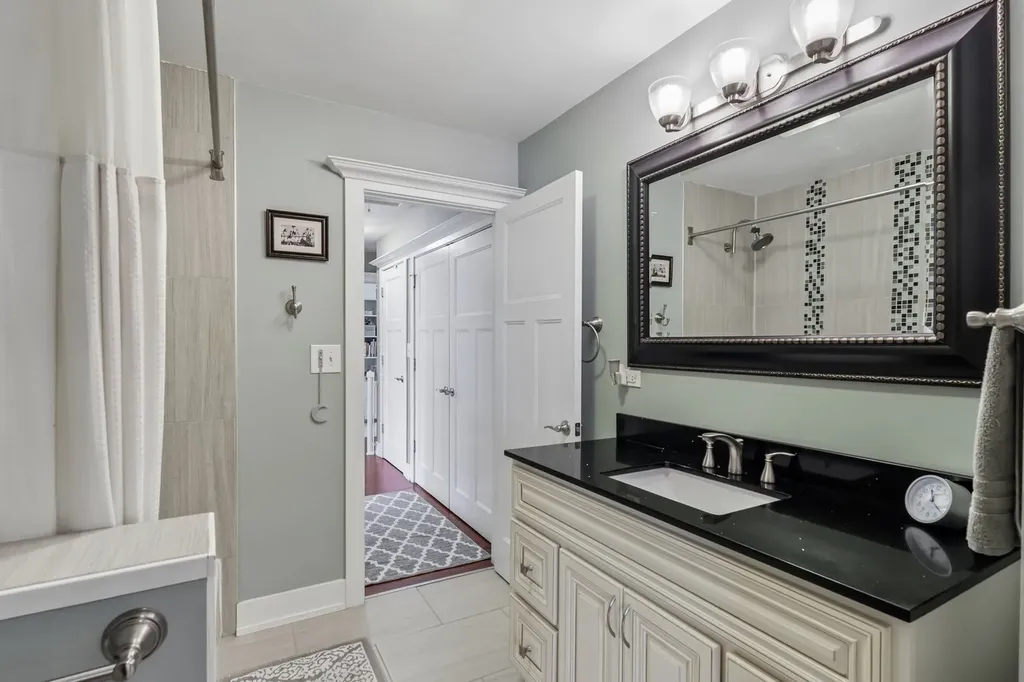 2802 Hawk Lane Rolling Meadows IL 60008
