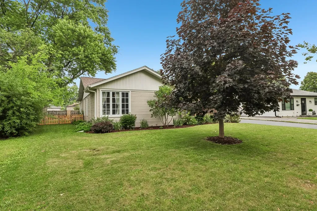 2802 Hawk Lane Rolling Meadows IL 60008