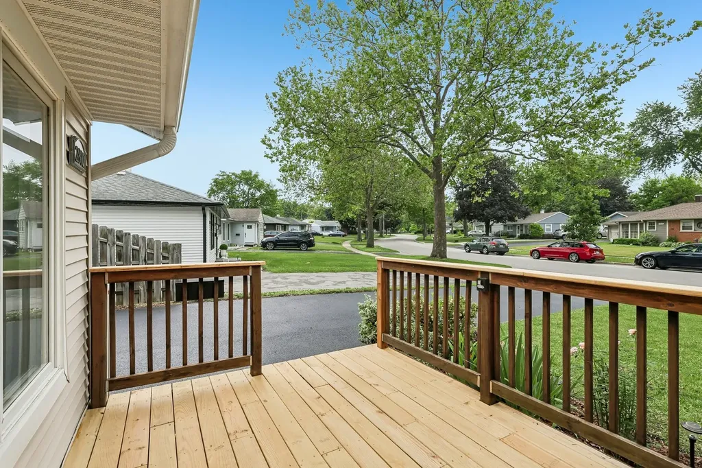 2802 Hawk Lane Rolling Meadows IL 60008