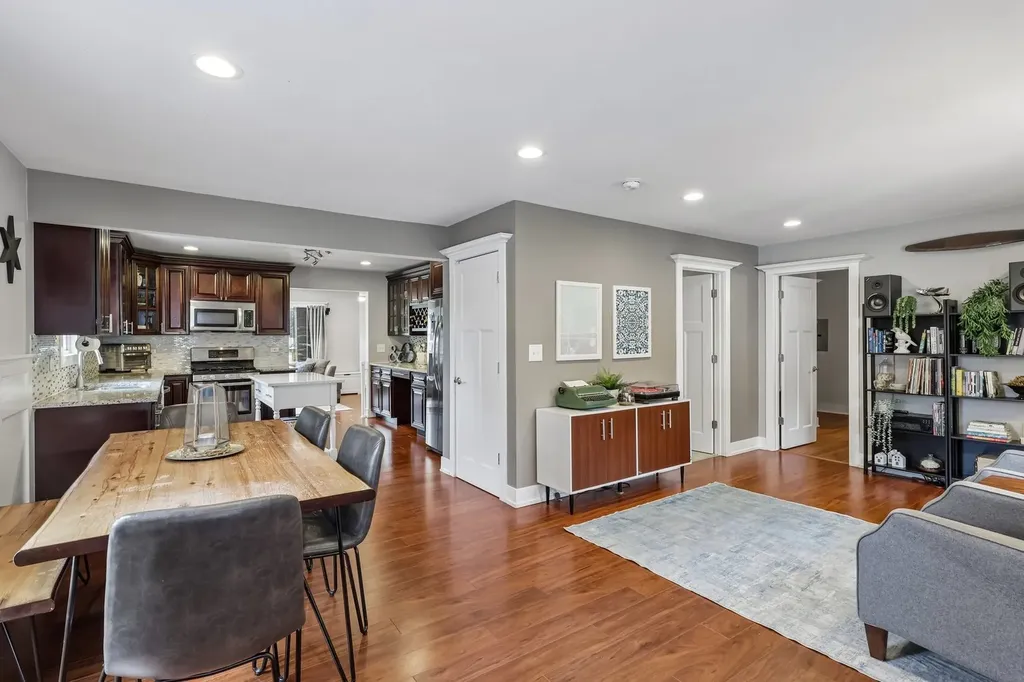 2802 Hawk Lane Rolling Meadows IL 60008