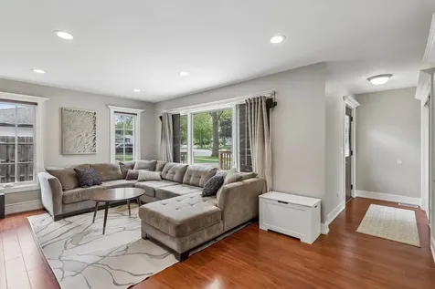 2802 Hawk Lane Rolling Meadows IL 60008