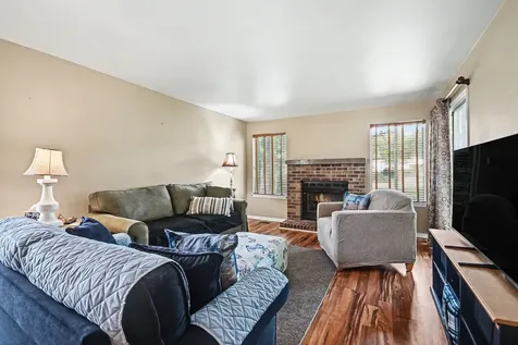 107 Winchester Drive Streamwood IL 60107