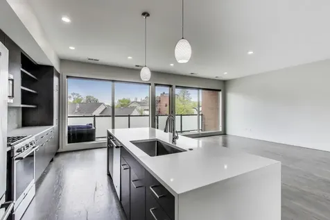 2742 North Lincoln Avenue Chicago IL 60614