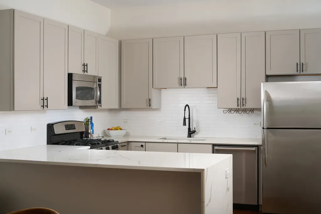 952 North Crosby Street Chicago IL 60610