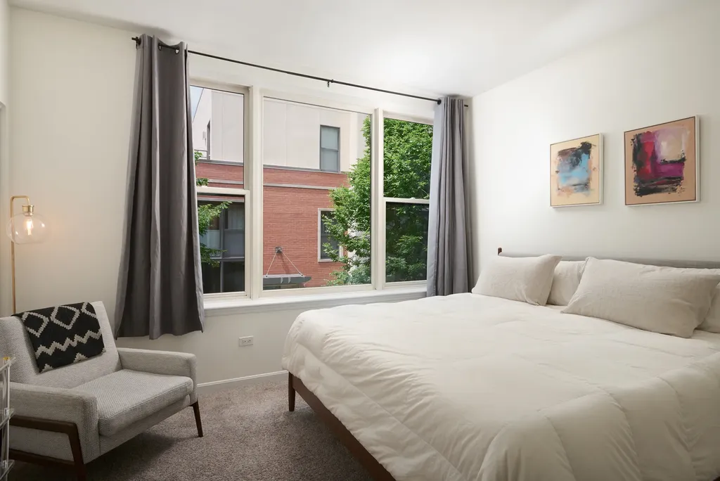 952 North Crosby Street Chicago IL 60610