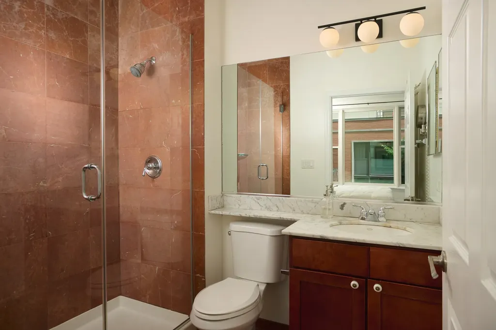 952 North Crosby Street Chicago IL 60610