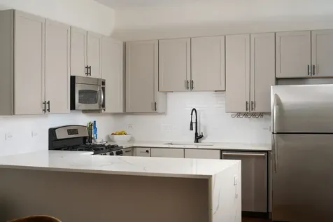 952 North Crosby Street Chicago IL 60610